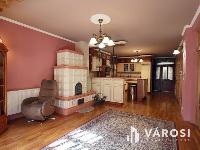 Parádon több generációs családi ház eladó