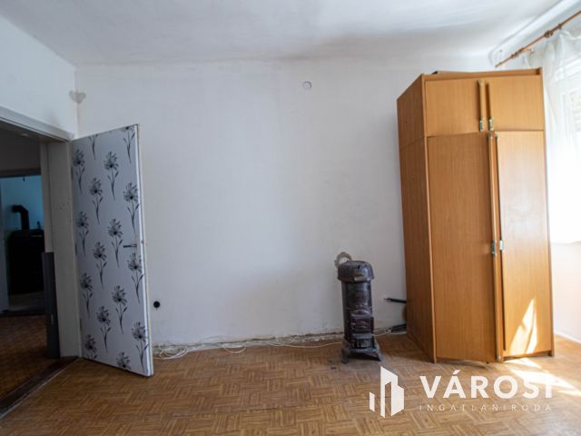 Jól alakítható családi ház Iklódbördőcén