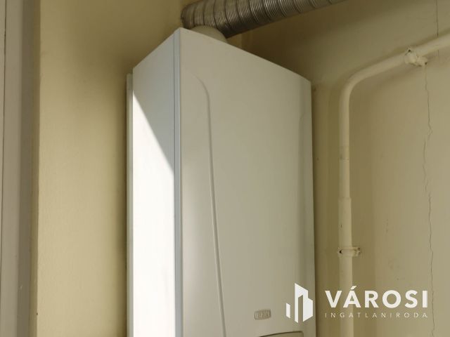 Eladó 55 m²-es, napfényes, erkélyes panel lakás Békésen