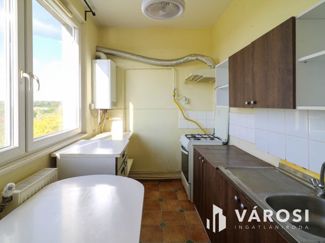 Eladó 55 m²-es, napfényes, erkélyes panel lakás Békésen