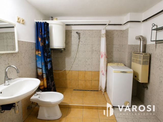 Eladó családi ház Sárvár Kertvárosában