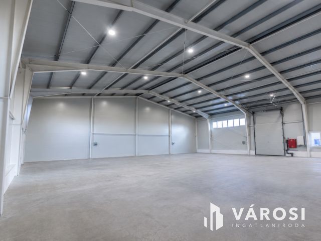 473 m2-es, modern, igényes raktár kiadó