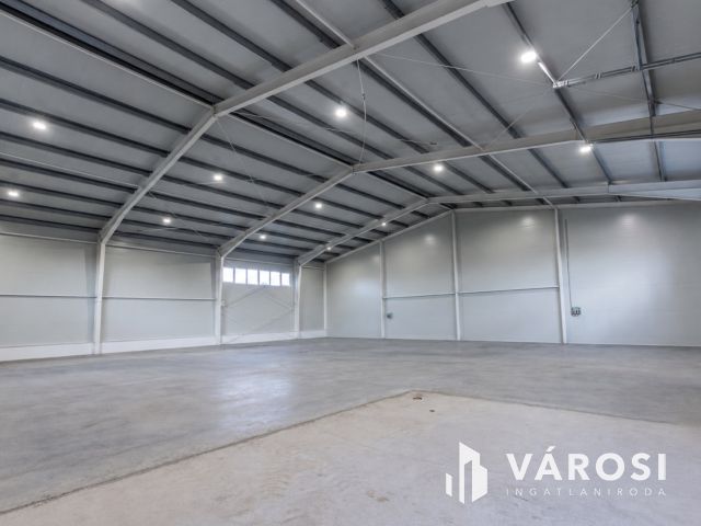 473 m2-es, modern, igényes raktár kiadó