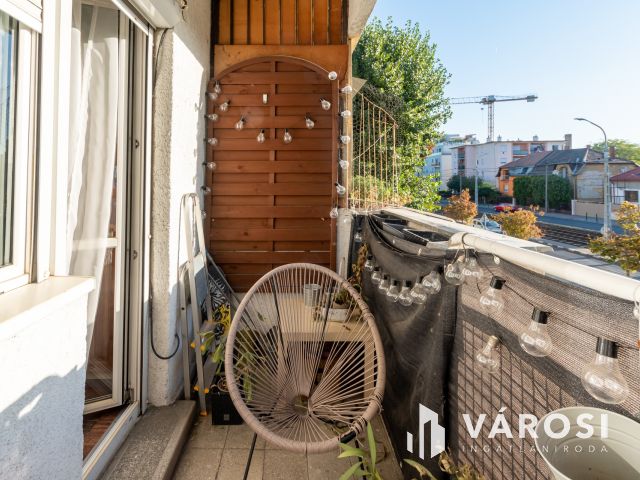 Jó helyen, jó áron – erkélyes lakás a Béke utcában!