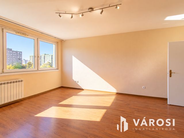 Remek elosztású, napfényes, erkélyes panellakás Zuglóban