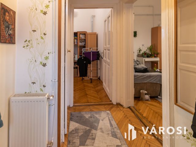 53 m², 4. emeleti, liftes lakás Operaház közvetlen közelében