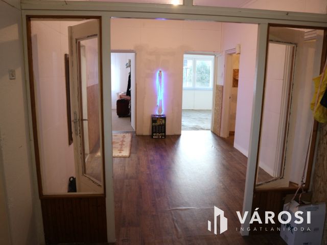 Rádóckölked 110m2 ház, nagy osztható telek ,jó elrendezés.